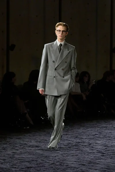Look 5